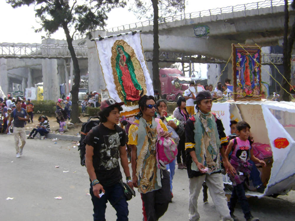 Jugendliche Pilger in Iztapalapa -- 
jakob.beckeling@yahoo.com